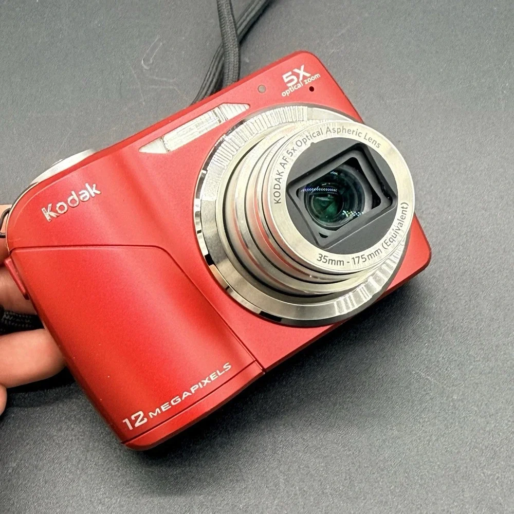 Kodak EasyShare C190 Red 12MP Digital Camera 5x Zoom Box Accessories Tested
